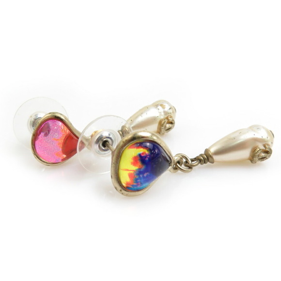 CHANEL Authentic White Pearl Logo Earrings - Picture 3 of 5